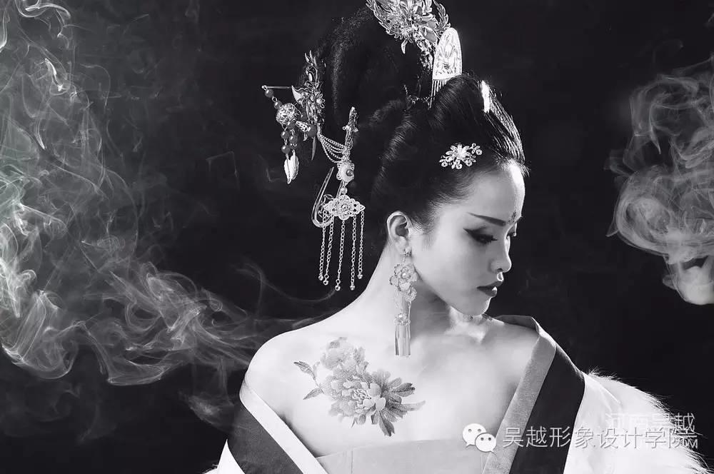 吳越造型——大氣與柔媚俱佳的武媚娘范兒~