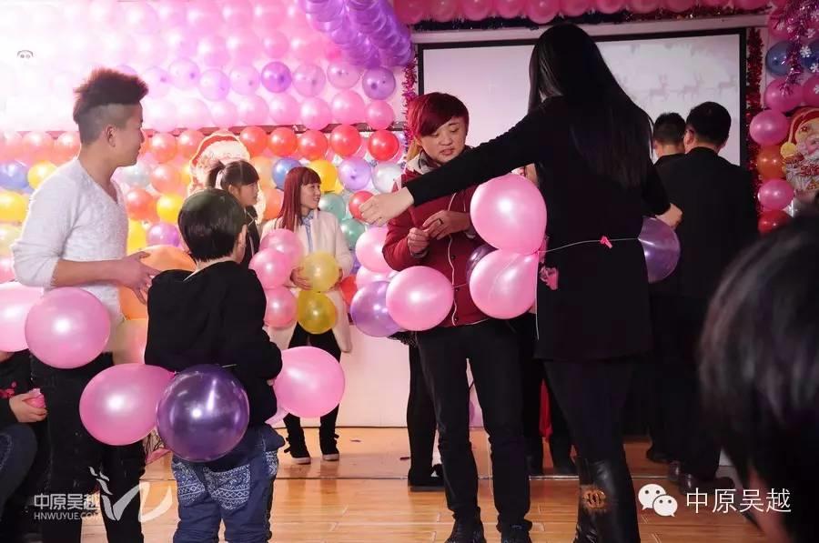 吳越學(xué)校2015年度圣誕晚會(huì)圓滿閉幕