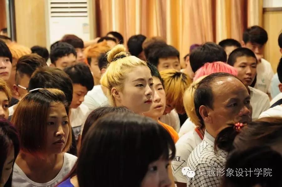 吳越學(xué)校開(kāi)展青春健康-文明禮儀專(zhuān)題講座