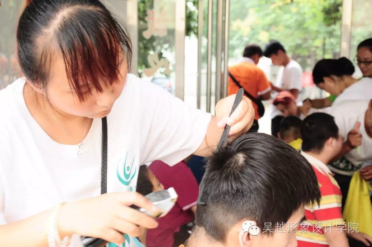 愛(ài)心中秋節(jié) 情暖福利院
