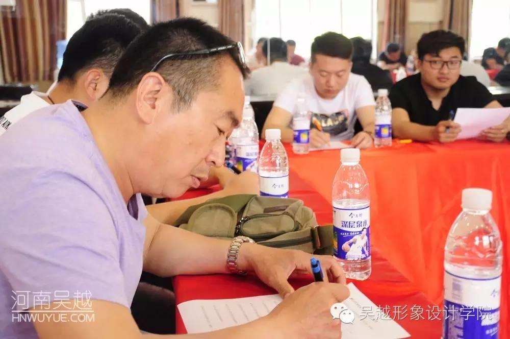 熱烈祝賀濮陽市美發(fā)美容行業(yè)協(xié)會換屆籌備會圓滿成功！