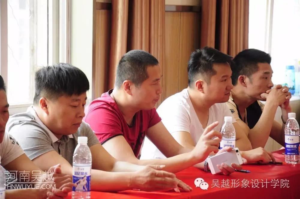 熱烈祝賀濮陽市美發(fā)美容行業(yè)協(xié)會換屆籌備會圓滿成功！