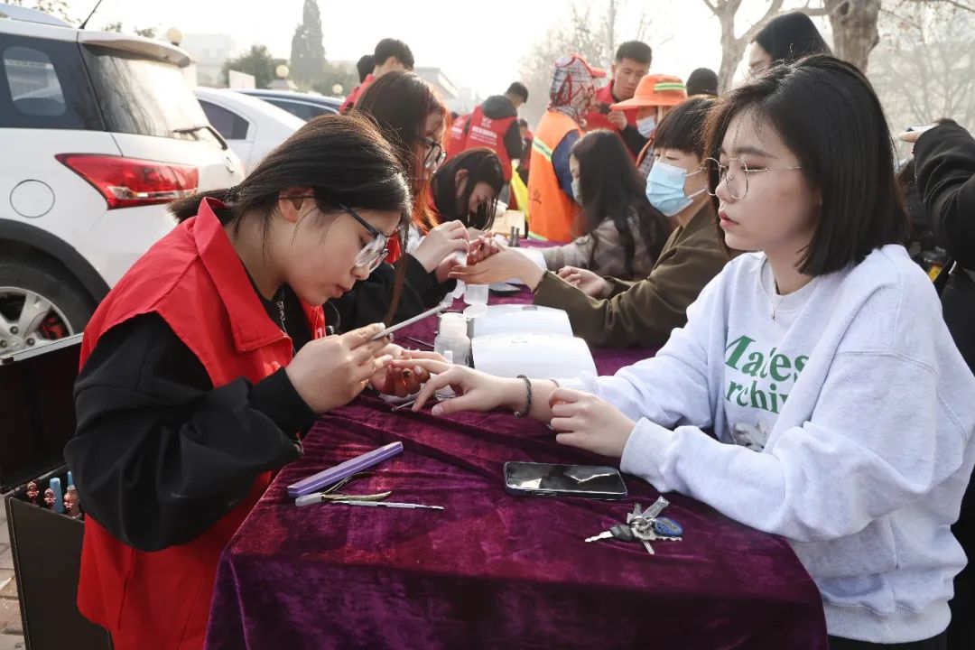 熱烈祝賀濮陽(yáng)市吳越職業(yè)培訓(xùn)學(xué)校榮獲濮陽(yáng)市華龍區(qū)“三八紅旗集體”稱號(hào)！